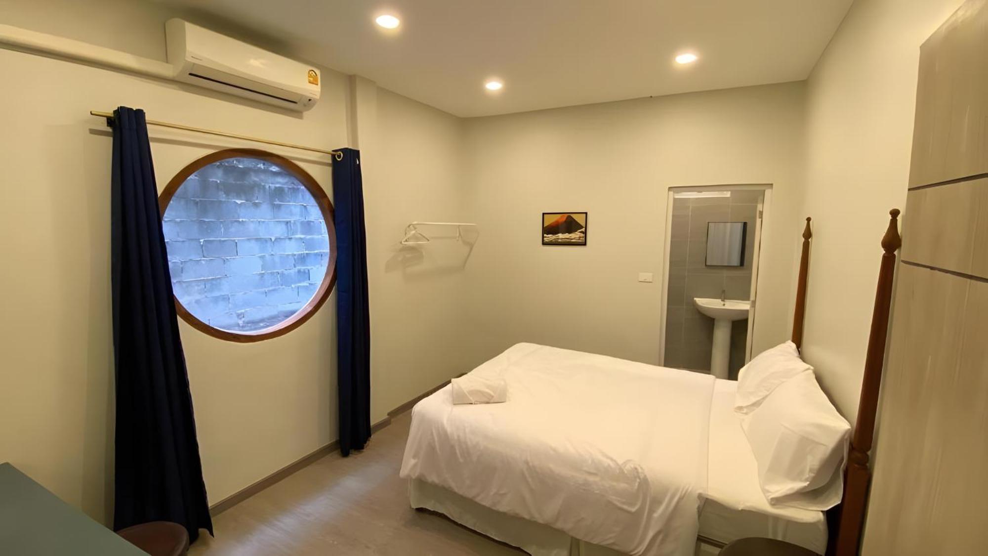 Hidden Dragon V Yaowarat Road Apartment Банкок Екстериор снимка