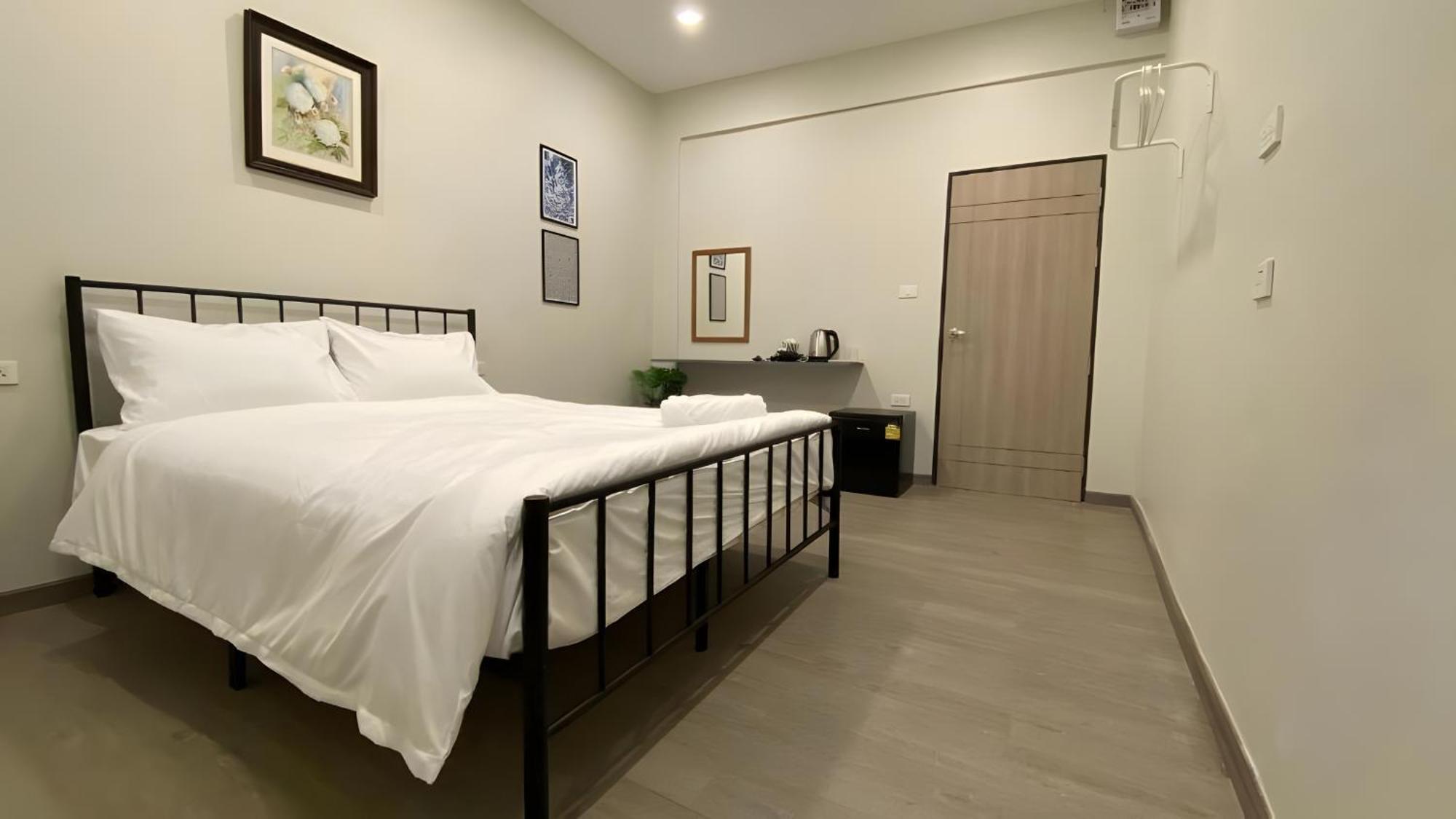 Hidden Dragon V Yaowarat Road Apartment Банкок Екстериор снимка