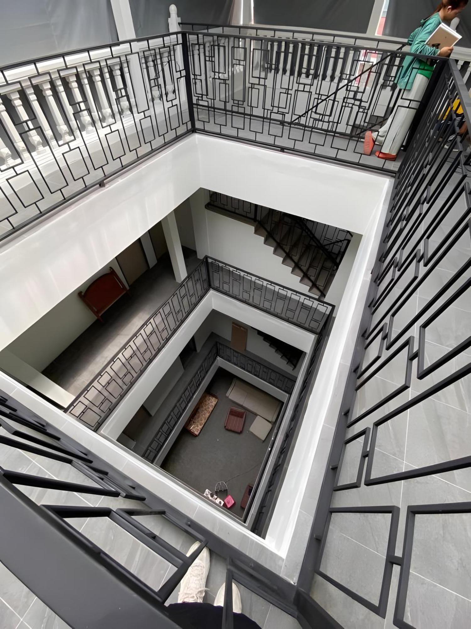 Hidden Dragon V Yaowarat Road Apartment Банкок Екстериор снимка