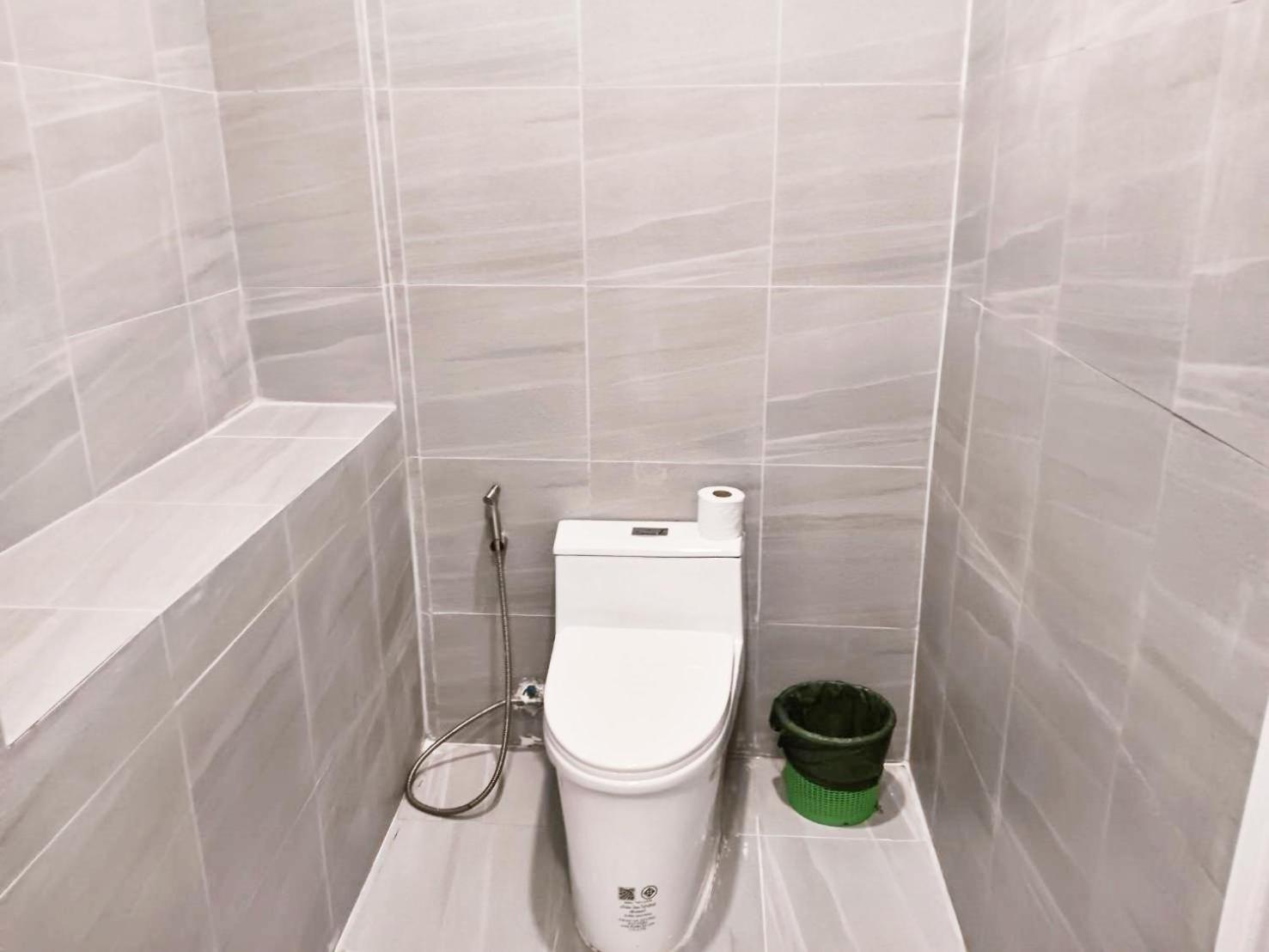 Hidden Dragon V Yaowarat Road Apartment Банкок Екстериор снимка