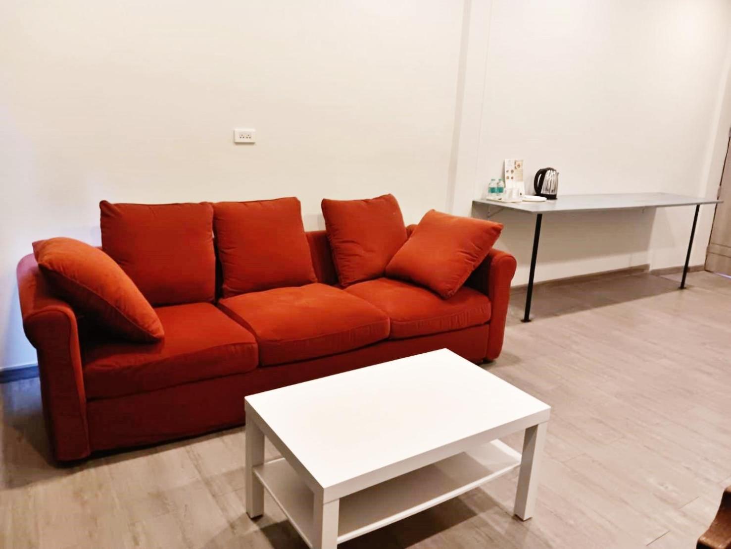 Hidden Dragon V Yaowarat Road Apartment Банкок Екстериор снимка
