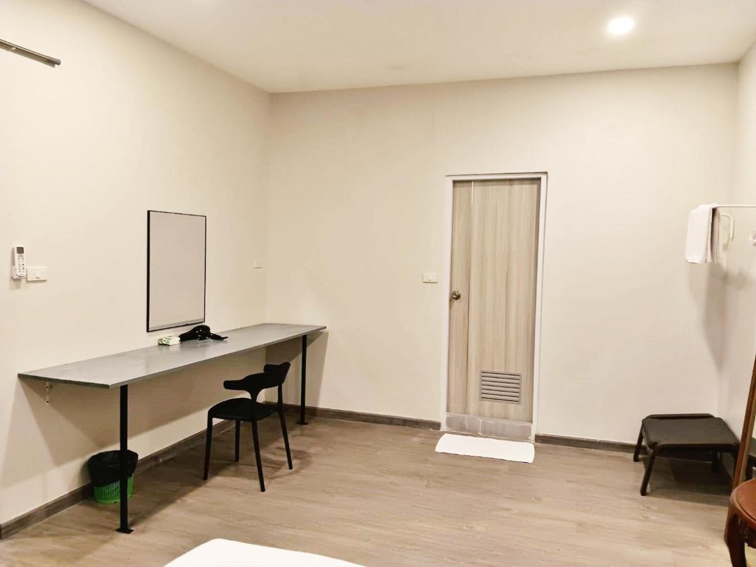 Hidden Dragon V Yaowarat Road Apartment Банкок Екстериор снимка