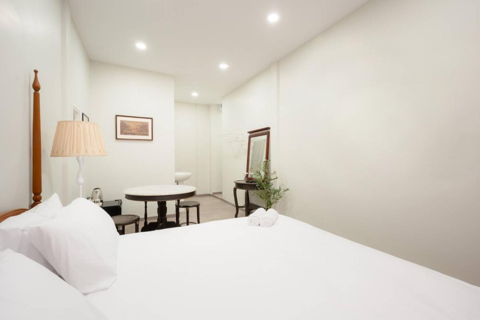 Hidden Dragon V Yaowarat Road Apartment Банкок Екстериор снимка